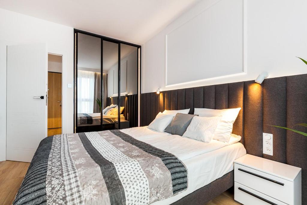 "Nowy Apartament" Sypialnia , Garaz, 1500 M Od Morza, Netflix グダニスク エクステリア 写真